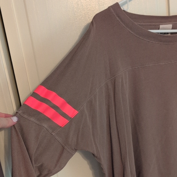 PINK Victoria's Secret Beige Long Sleeve - Picture 3 of 5